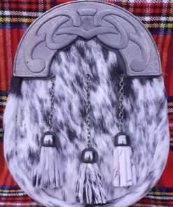 Antique Cantle White Sporran